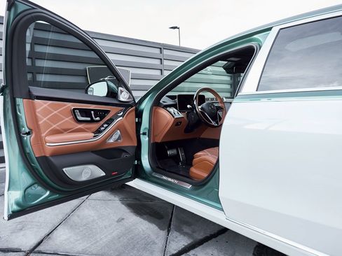 Used 2026 Mercedes-Benz Maybach S 680 4MATIC image 35