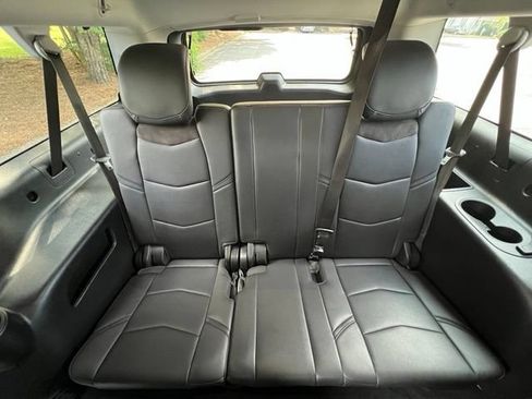 Used 2018 Cadillac Escalade ESV Luxury RWD image 28