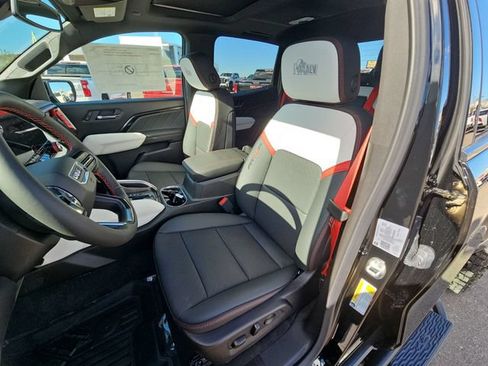 New 2026 GMC Canyon AT4X w/ AT4X AEV Edition AWD/4WD image 18