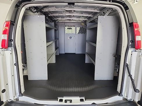 New 2025 Chevrolet Express 3500 w/ Driver Convenience Package image 15