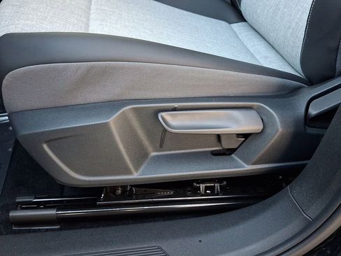 Certified 2025 Volkswagen ID.4 Pro image 23