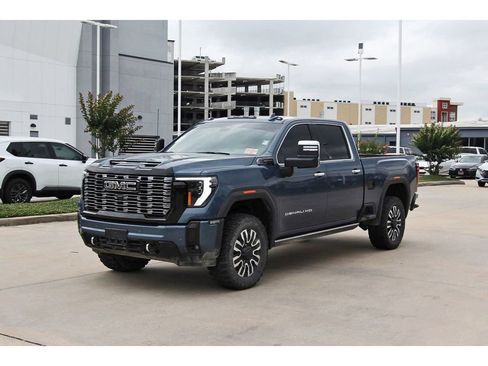 Used 2025 GMC Sierra 2500 Denali Ultimate AWD/4WD image 2