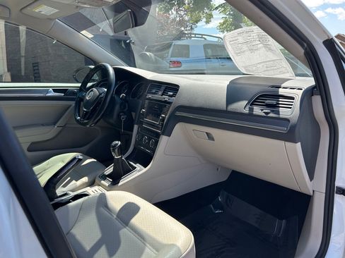 Used 2019 Volkswagen Golf Alltrack S AWD/4WD image 26