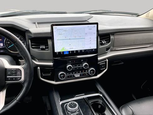 Certified 2024 Ford Expedition XLT RWD image 7