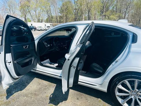 Used 2020 Volvo S60 T5 Momentum image 18