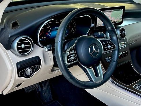 Used 2022 Mercedes-Benz GLC 300 image 11