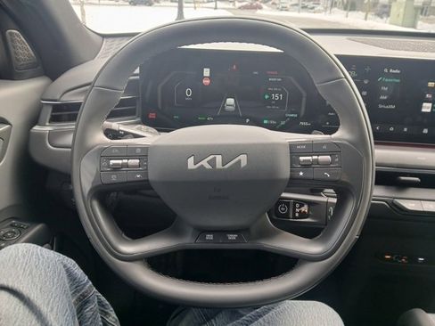 Certified 2026 Kia EV9 Land w/ Nightfall Edition Package image 27