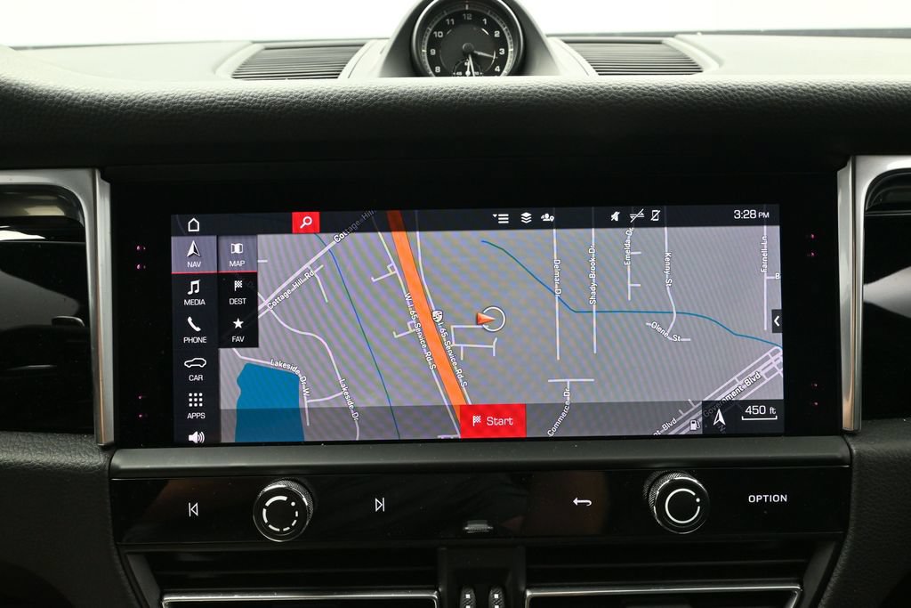 Certified 2023 Porsche Macan AWD/4WD image 25