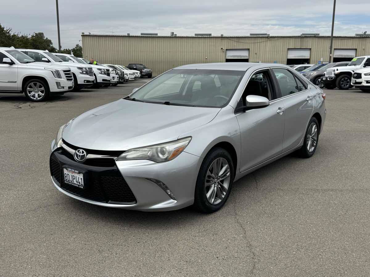 Used 2017 Toyota Camry SE FWD image 5