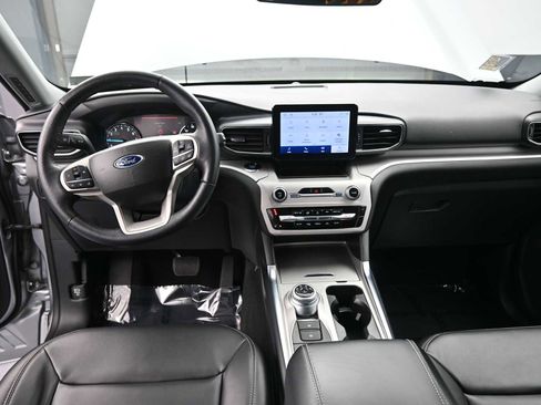 Used 2023 Ford Explorer XLT w/ Equipment Group 202A image 17