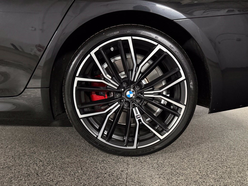 Used 2023 BMW M550i xDrive w/ Executive Package AWD/4WD image 14