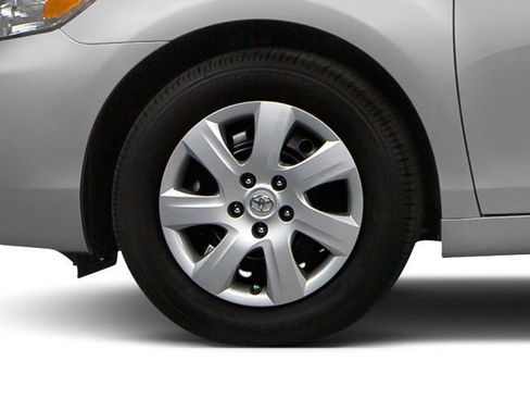 Used 2010 Toyota Camry LE image 13