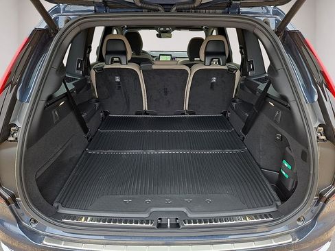 New 2026 Volvo XC90 B6 Plus w/ Protection Package Premier AWD/4WD image 13
