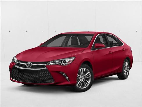 Used 2015 Toyota Camry SE image 1