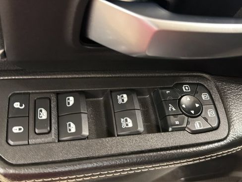 Used 2025 RAM 2500 Big Horn AWD/4WD image 15