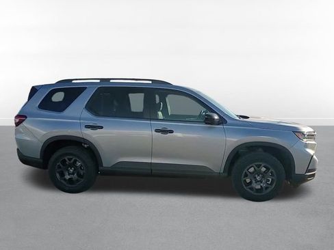 New 2025 Honda Pilot TrailSport image 4