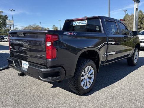 Used 2023 Chevrolet Silverado 1500 Custom image 3