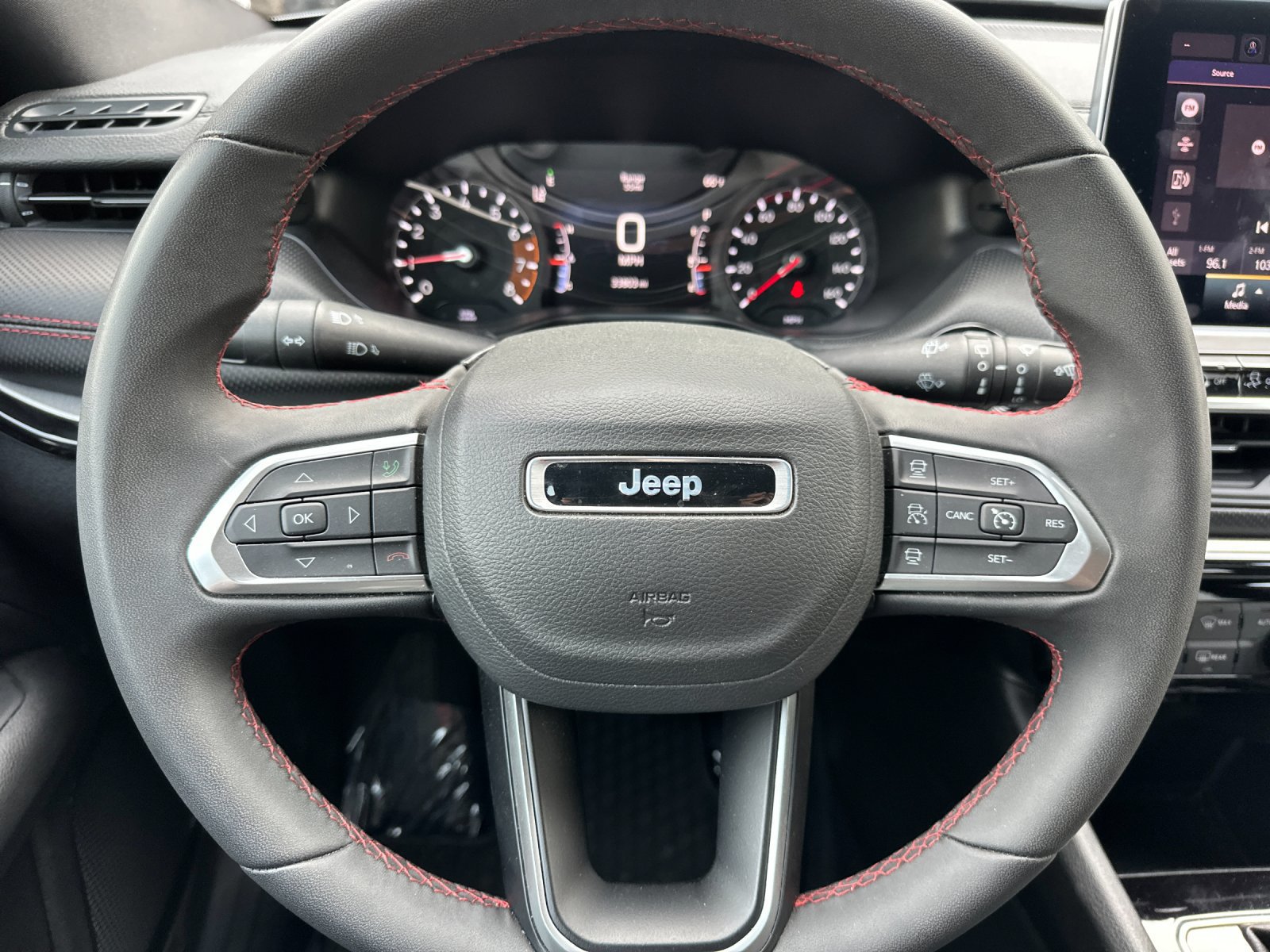 Used 2025 Jeep Compass Trailhawk AWD/4WD image 22