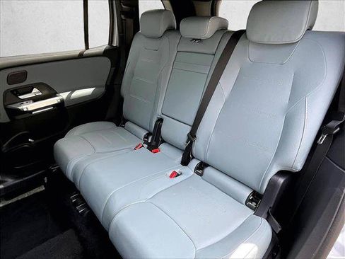 Used 2026 Mercedes-Benz GLB 250 image 28