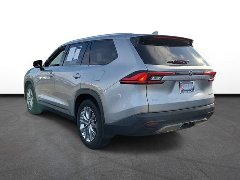 Used 2024 Toyota Grand Highlander Platinum image 3