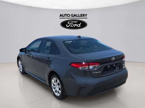 Used 2025 Toyota Corolla LE FWD image 4