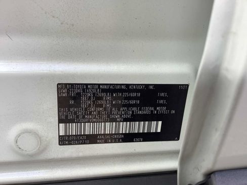 Used 2021 Toyota RAV4 Limited AWD/4WD image 10