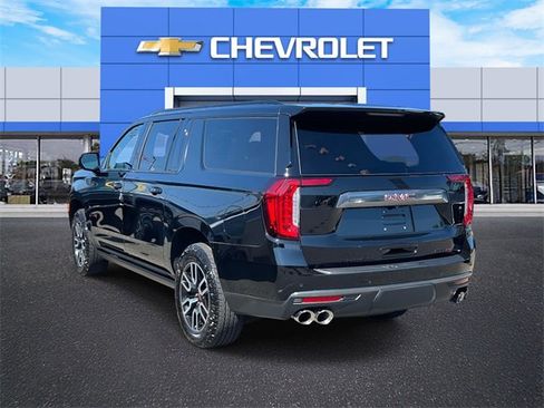 Used 2023 GMC Yukon XL AT4 w/ AT4 Premium Plus Package image 4
