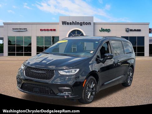 New 2025 Chrysler Pacifica Select w/ Fav Edition Package image 1