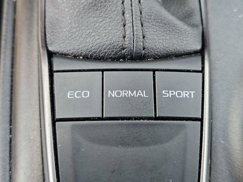 Used 2024 Toyota Camry SE FWD image 26