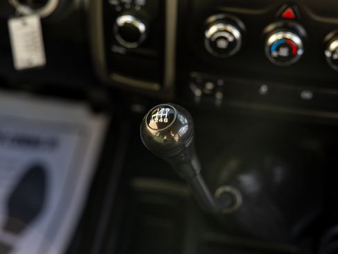 Used 2013 RAM 2500 Tradesman w/ Chrome Appearance Group image 39