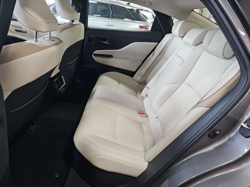 Used 2024 Toyota Crown AWD/4WD image 4