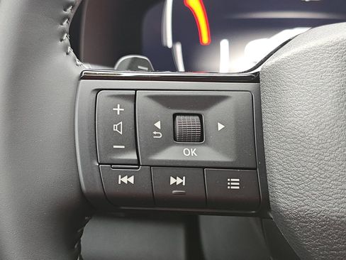 New 2026 Nissan Pathfinder SL image 18