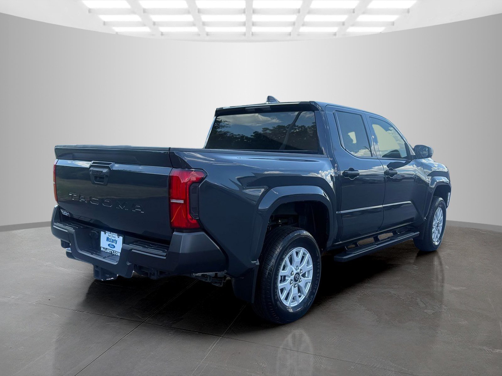 Used 2024 Toyota Tacoma SR RWD image 3