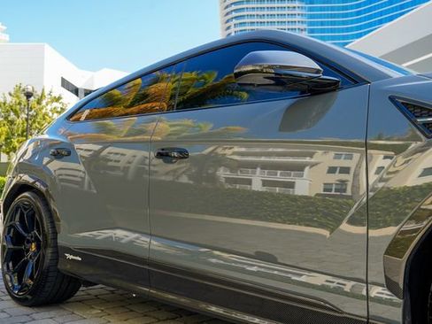 Used 2023 Lamborghini Urus Performante AWD/4WD image 37