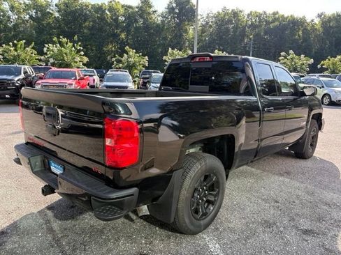 Used 2017 Chevrolet Silverado 1500 LT w/ Midnight Edition AWD/4WD image 5