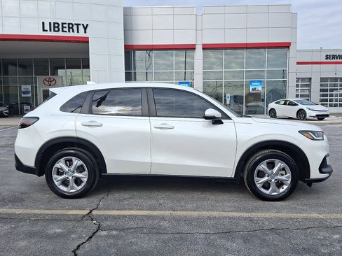 Used 2023 Honda HR-V LX image 7