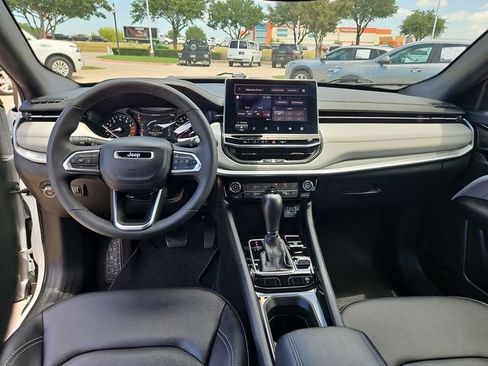 Used 2025 Jeep Compass Limited AWD/4WD image 19