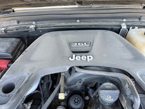 Used 2020 Jeep Gladiator Sport w/ Quick Order Package 24S image 22