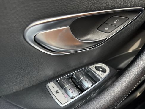 Certified 2019 Mercedes-Benz E 300 4MATIC image 27