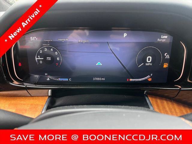 Used 2022 Jeep Grand Wagoneer Series III w/ Rear Seat Video Group 1 AWD/4WD image 17