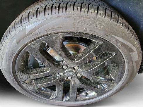 New 2025 Land Rover Discovery Sport Dynamic SE image 12