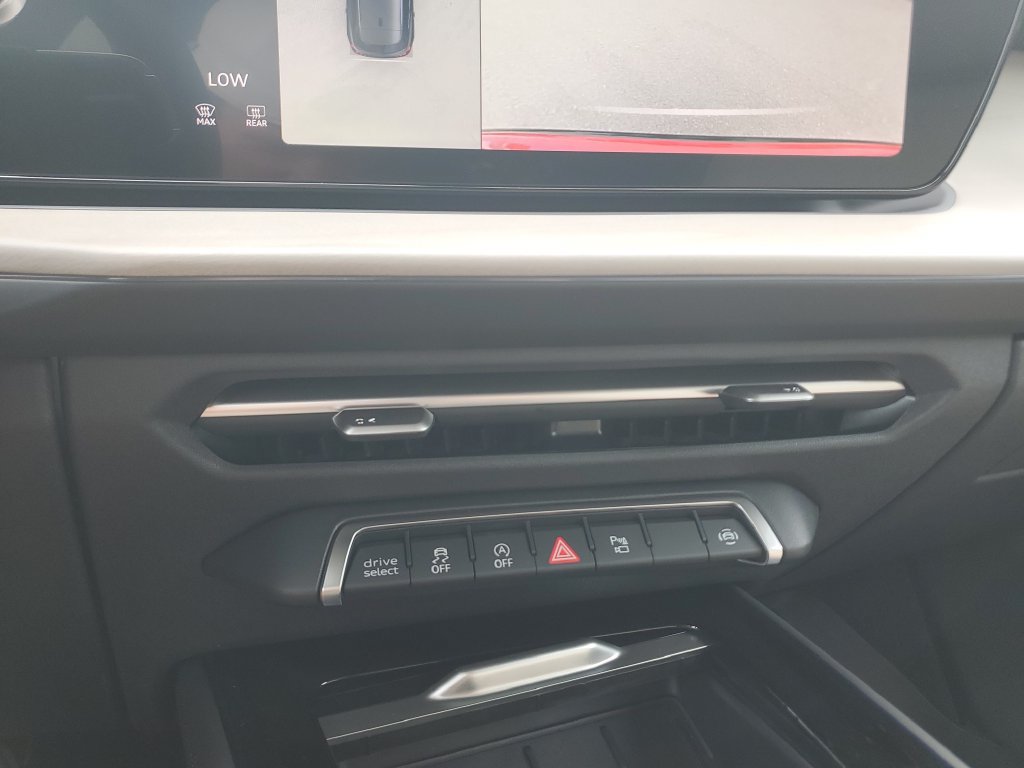 New 2026 Audi Q3 quattro 2.0T AWD/4WD image 28