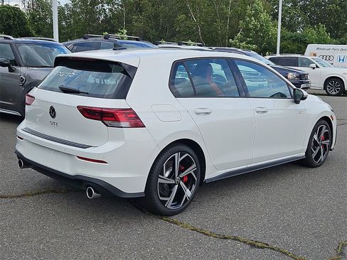 New 2025 Volkswagen GTI SE image 2