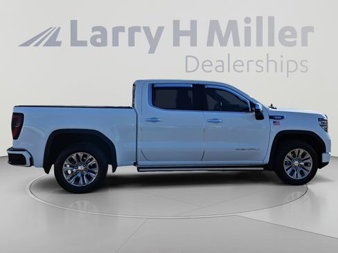 Used 2023 GMC Sierra 1500 Denali w/ Technology Package AWD/4WD image 6