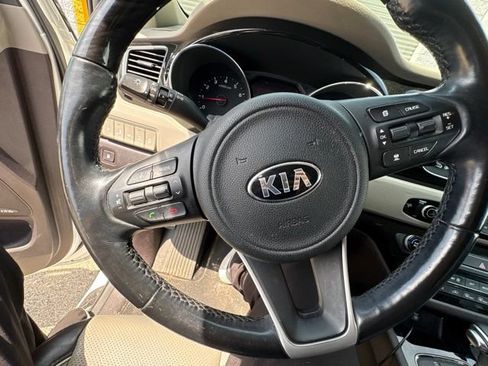 Used 2018 Kia Sedona SX Limited FWD image 42