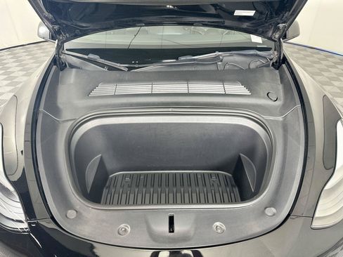 Used 2022 Tesla Model Y Long Range AWD/4WD image 34