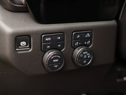 Used 2024 Chevrolet Silverado 1500 ZR2 AWD/4WD image 10