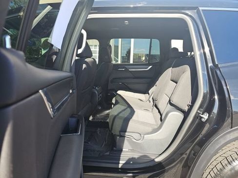 Used 2025 GMC Acadia Elevation AWD/4WD image 8