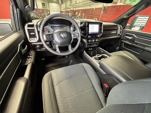 Certified 2025 RAM 2500 Big Horn AWD/4WD image 19