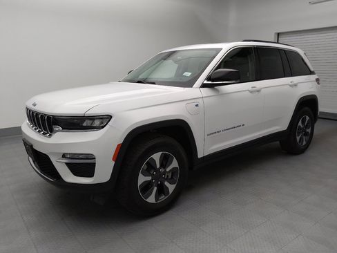 Used 2022 Jeep Grand Cherokee Limited 4xe image 2
